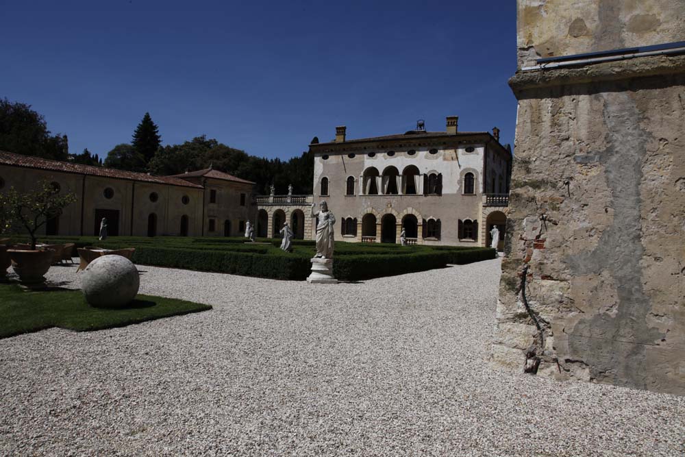 Villa Giona